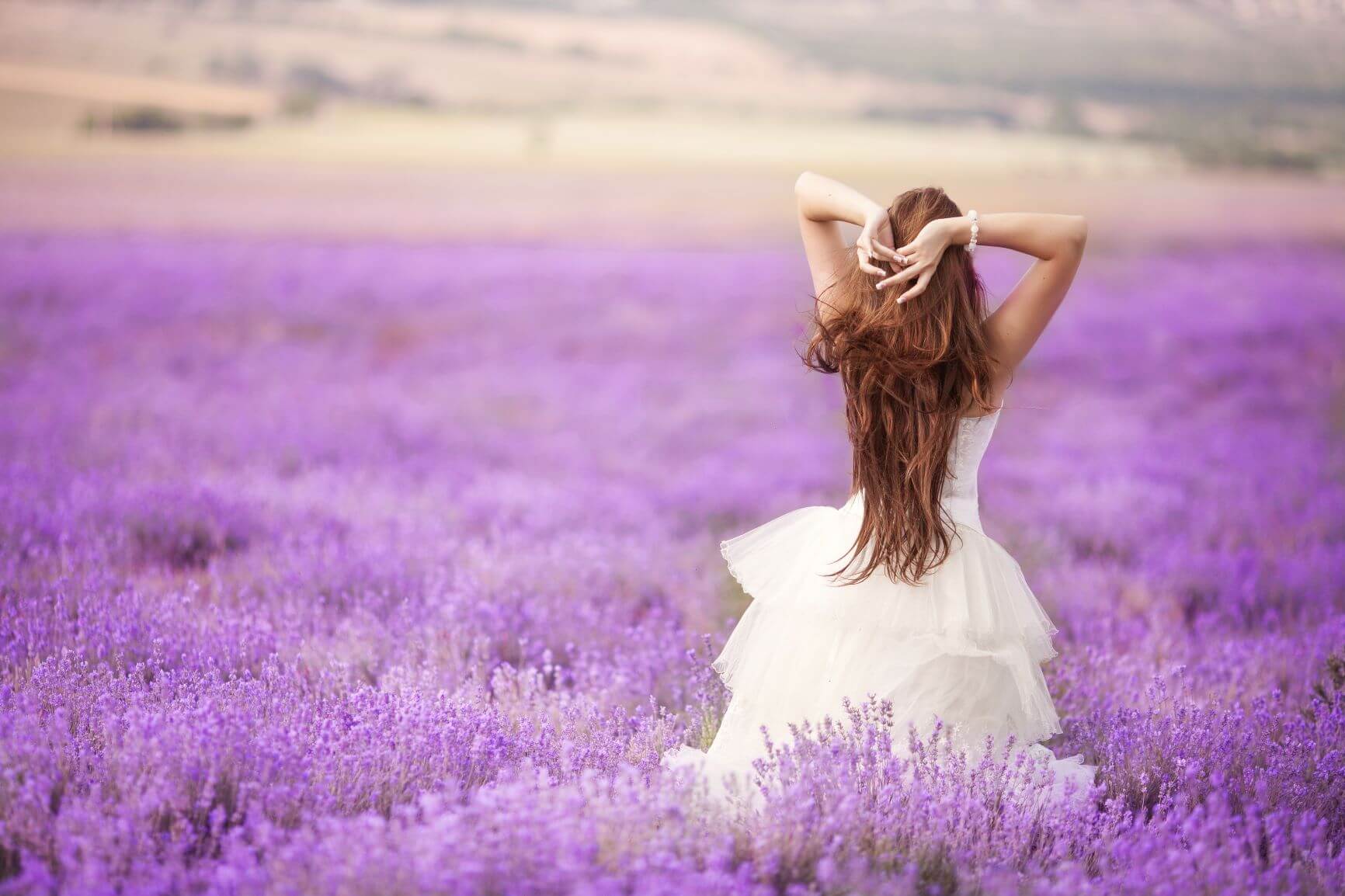 Summer Wedding Ideas You Cannot Resist 3 Wedding bride in lavender