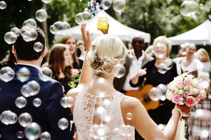 outdoor summer wedding