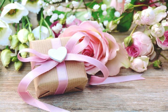 traditional Wedding Anniversary Gifts