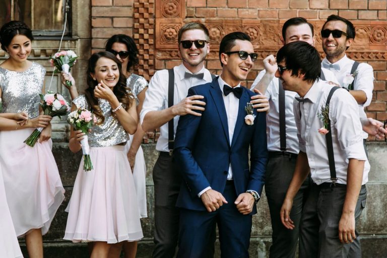 A Guide for the Groomsman: Role and Responsibilities 5 groomsman having fun